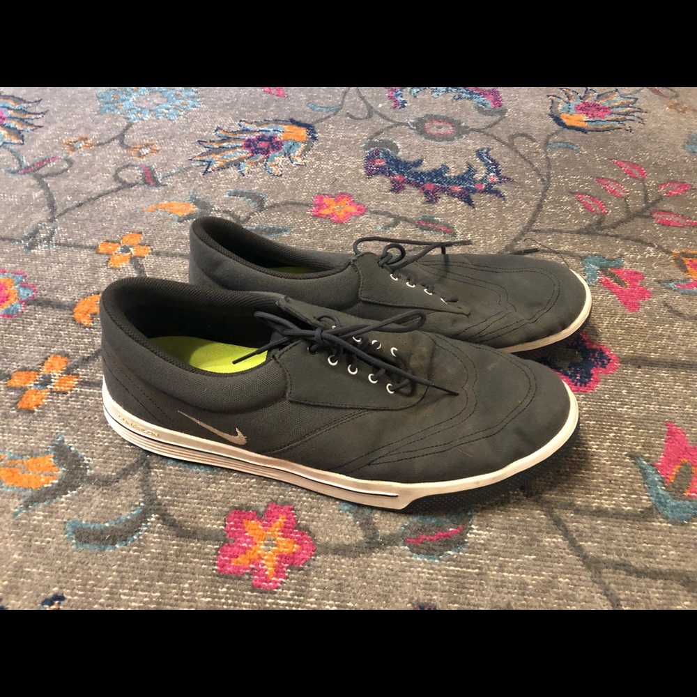 Men’s Nike shoes